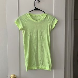 Short sleeve lululemon swiftly shirt